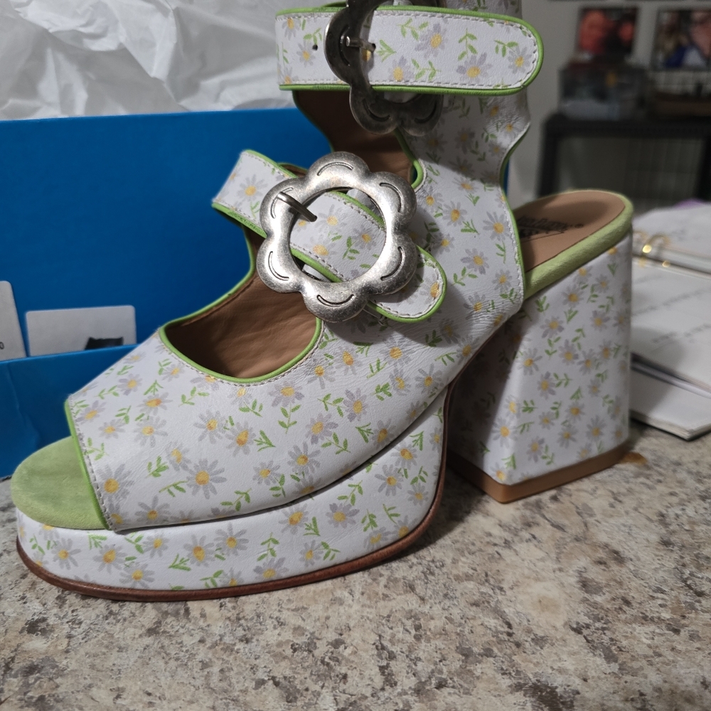 John Fluevog "walk in the park" platform heels. Never worn outside. Size 7.